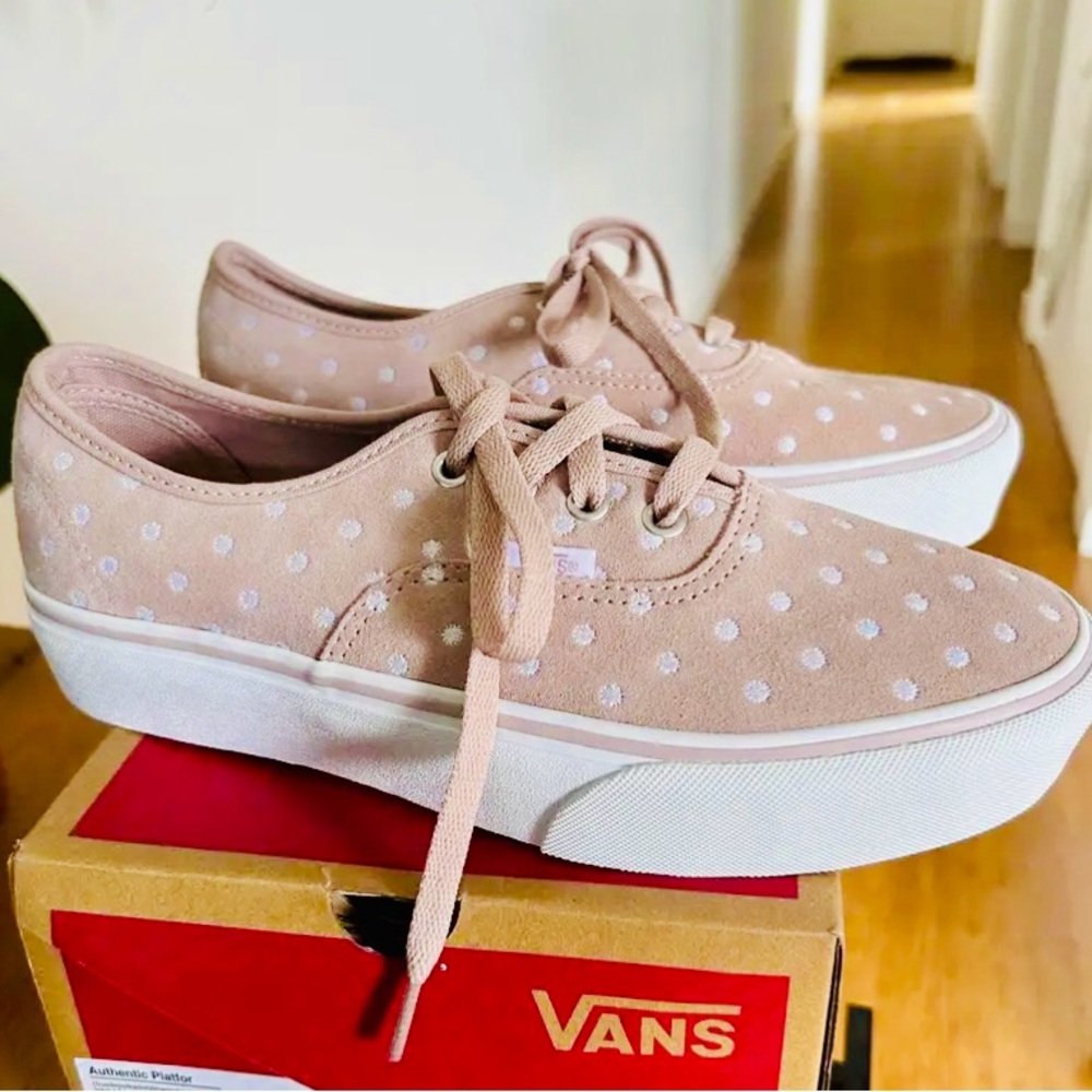 VANS Doheny Platform Pink Laceup VANS  in Peach/pink Suede Leather SIZE 10